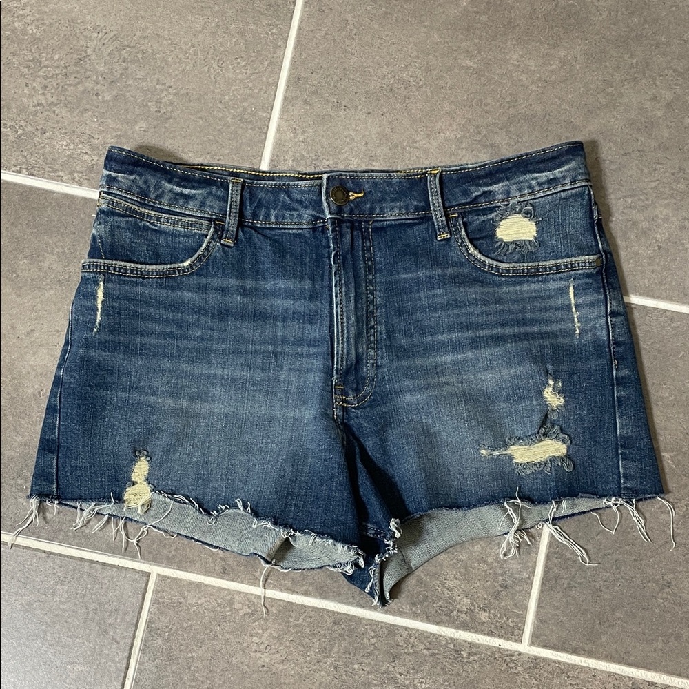 Wrangler High Rise Vintage 3” Shorts size 10